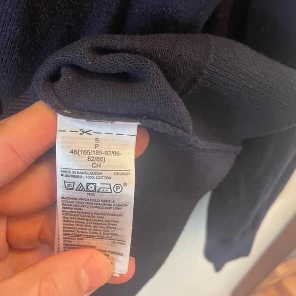 GAP multi color sweater - Small - Like New! - Picture 4 of 4